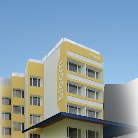 Bloom Hotel - Juhu Mumbai  Buitenkant foto