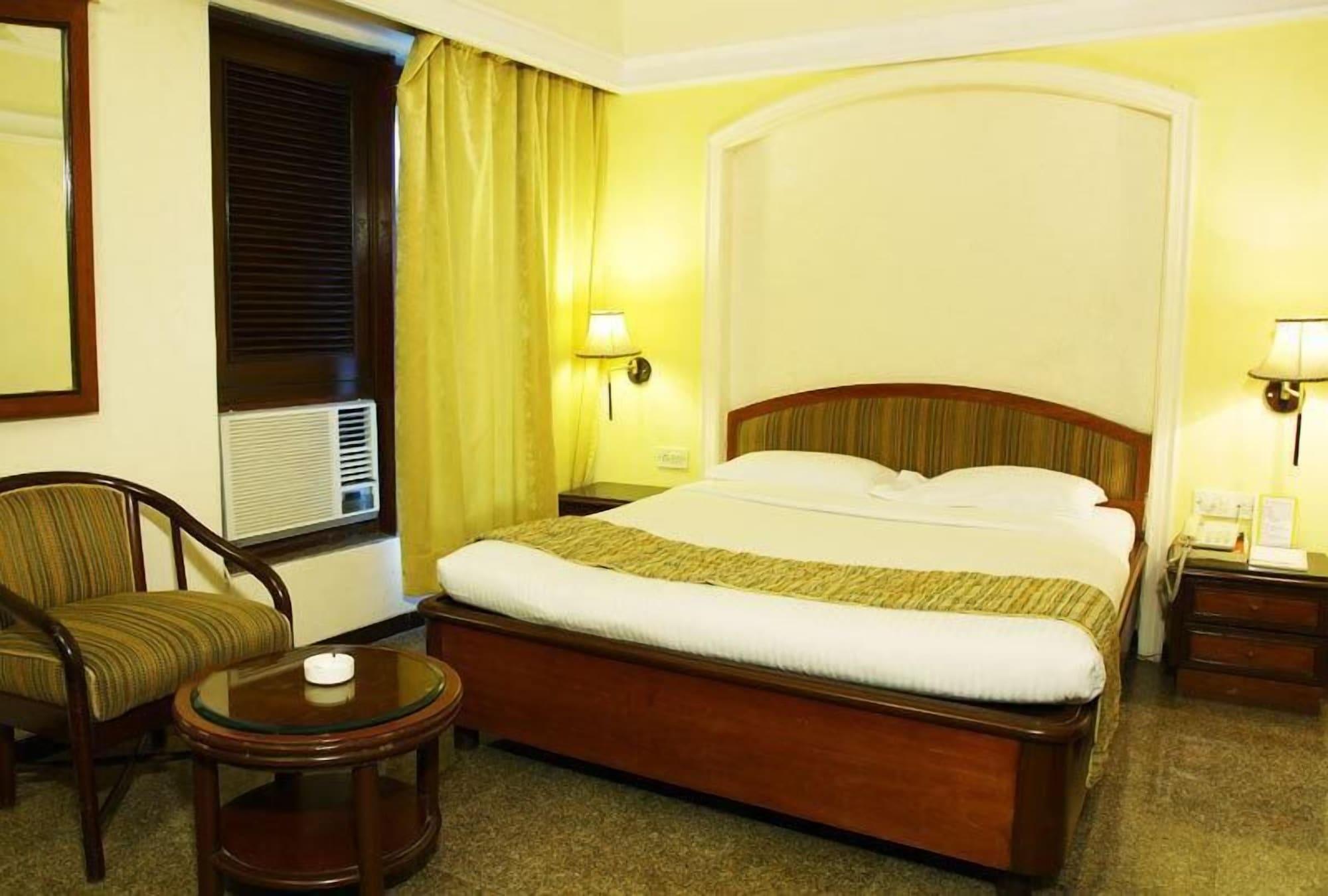 Bloom Hotel - Juhu Mumbai  Buitenkant foto