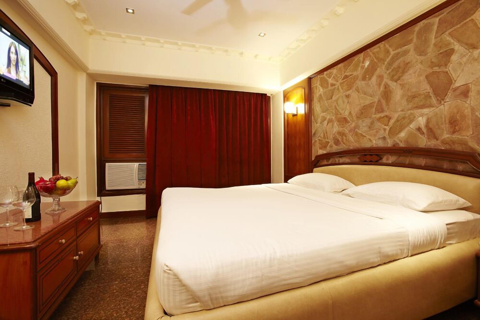 Bloom Hotel - Juhu Mumbai  Buitenkant foto