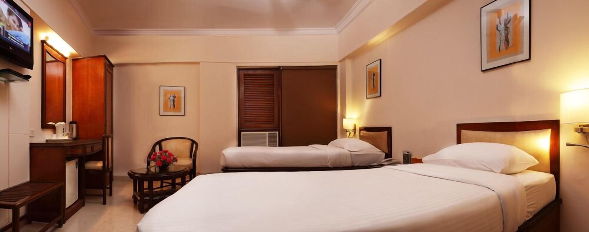 Bloom Hotel - Juhu Mumbai  Buitenkant foto